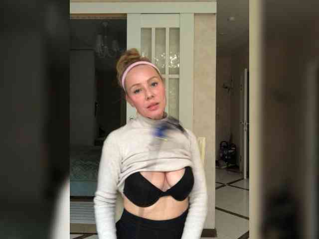 Leeloo_Lee_loo webcam