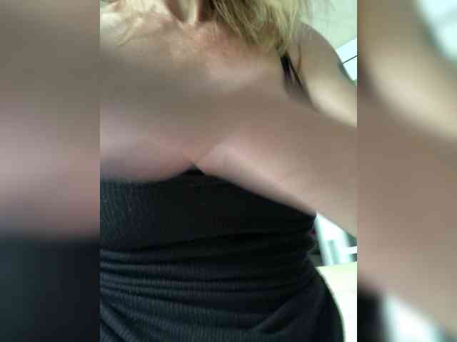 Leeloo_Lee_loo webcam