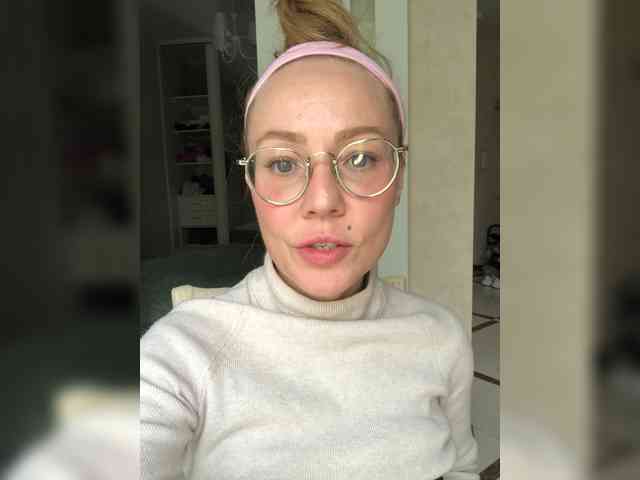 Leeloo_Lee_loo webcam