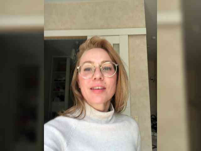 Leeloo_Lee_loo webcam