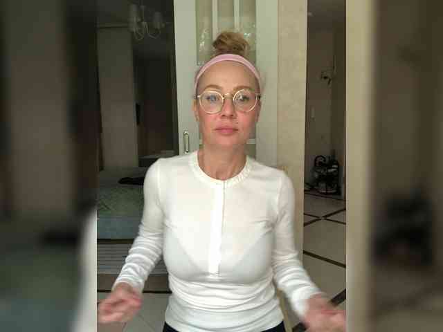 Leeloo_Lee_loo webcam