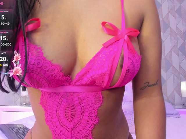 AdaraBell live cam on BongaCams