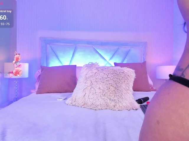 AdaraBell live cam on BongaCams