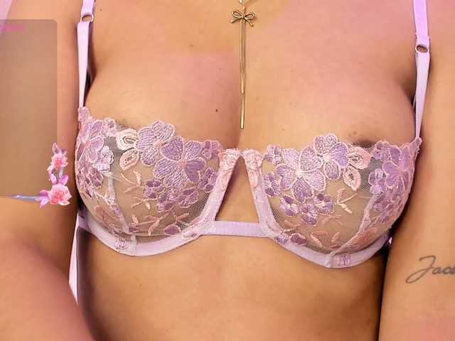 AdaraBell live cam on BongaCams