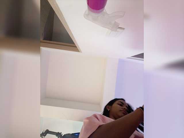 AdaraBell live cam on BongaCams