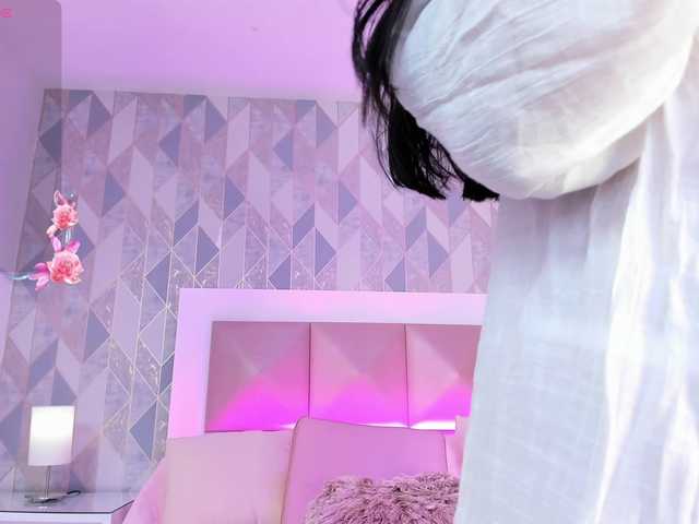 AdaraBell live cam on BongaCams