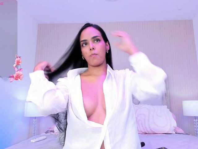 AdaraBell live cam on BongaCams