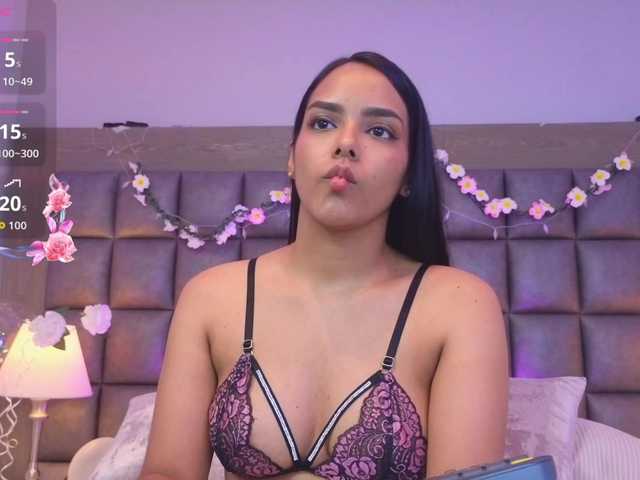 AdaraBell live cam on BongaCams