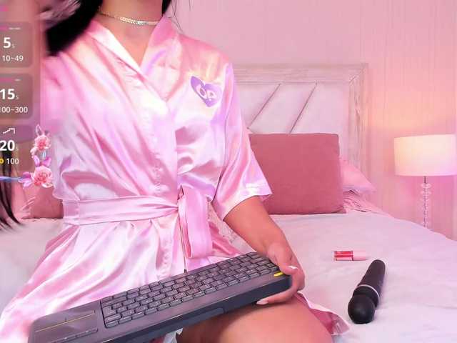 AdaraBell live cam on BongaCams