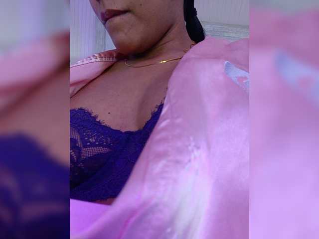 AdaraBell live cam on BongaCams