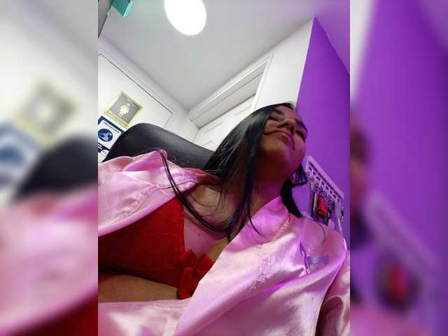 AdaraBell live cam on BongaCams
