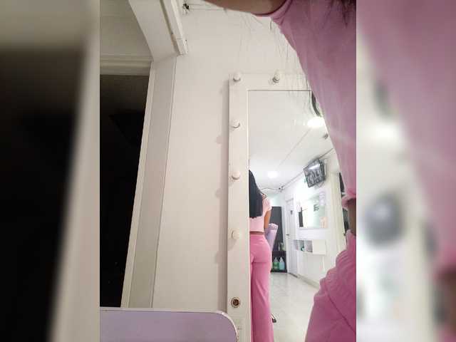 AdaraBell live cam on BongaCams