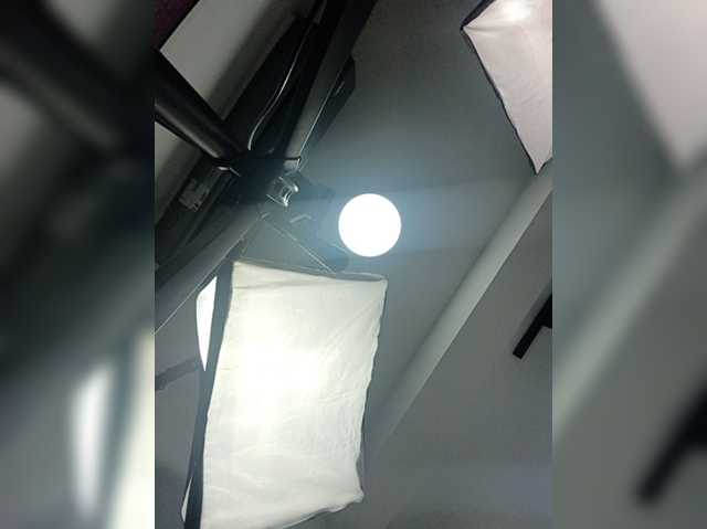 AdaraBell live cam on BongaCams