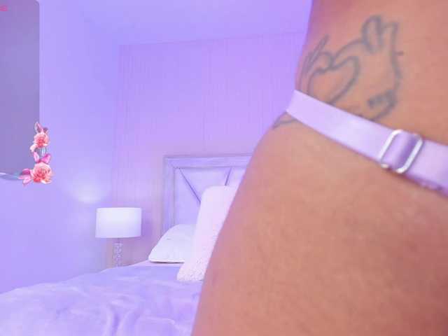 AdaraBell live cam on BongaCams