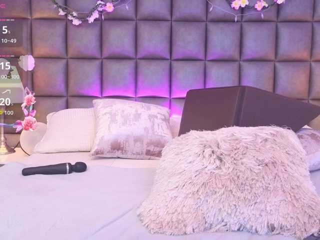 AdaraBell live cam on BongaCams