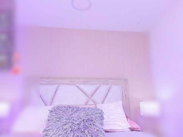 AdaraBell live cam on BongaCams