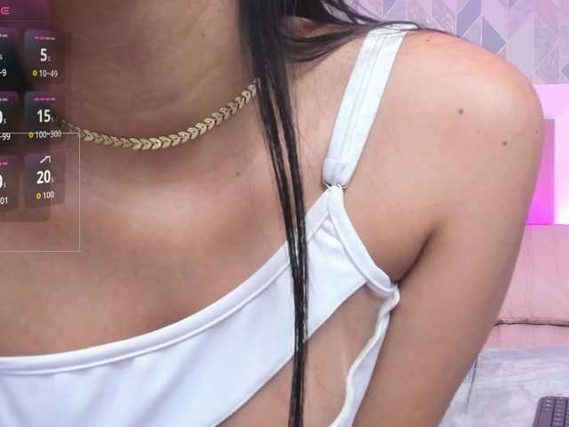 AdaraBell live cam on BongaCams
