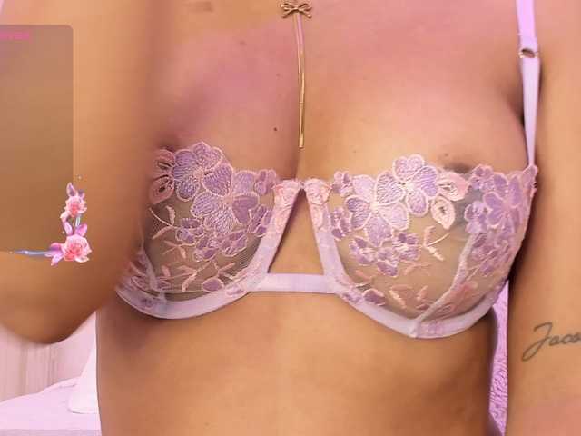 AdaraBell live cam on BongaCams