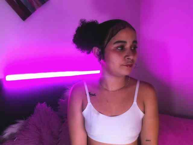 zara-rosse webcam