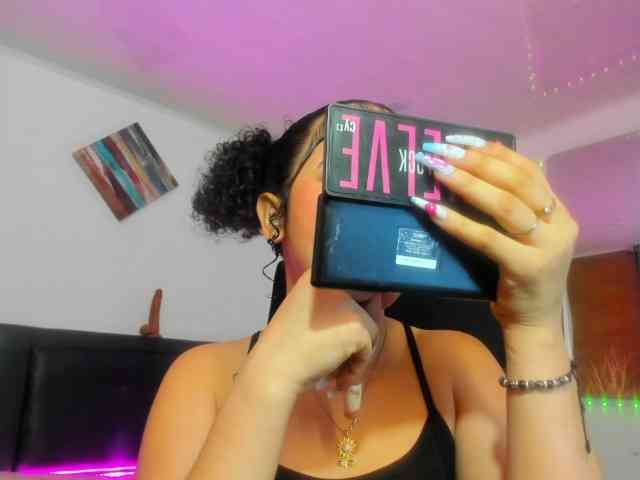 zara-rosse webcam