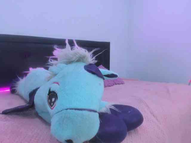 zara-rosse webcam