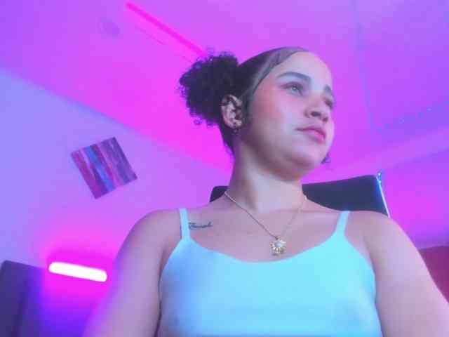 zara-rosse webcam