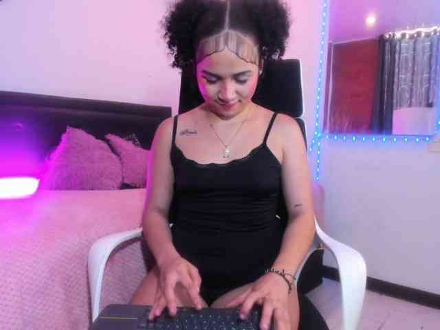 zara-rosse webcam