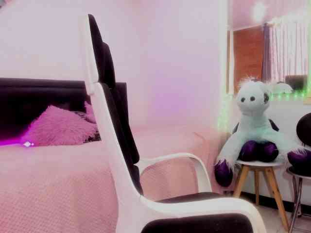 zara-rosse webcam