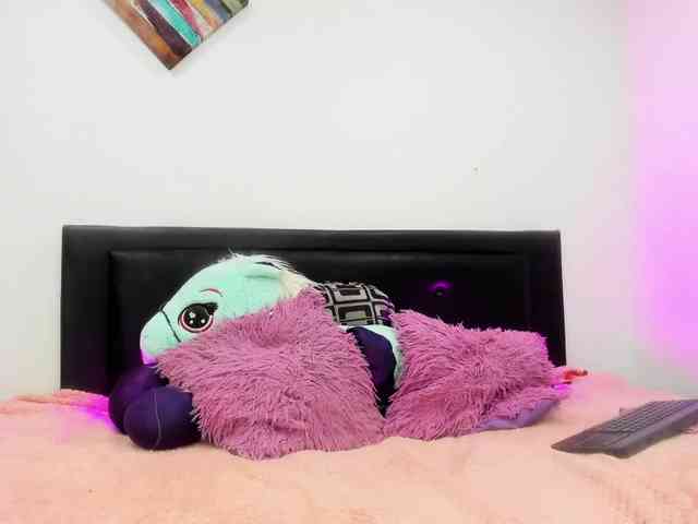zara-rosse webcam