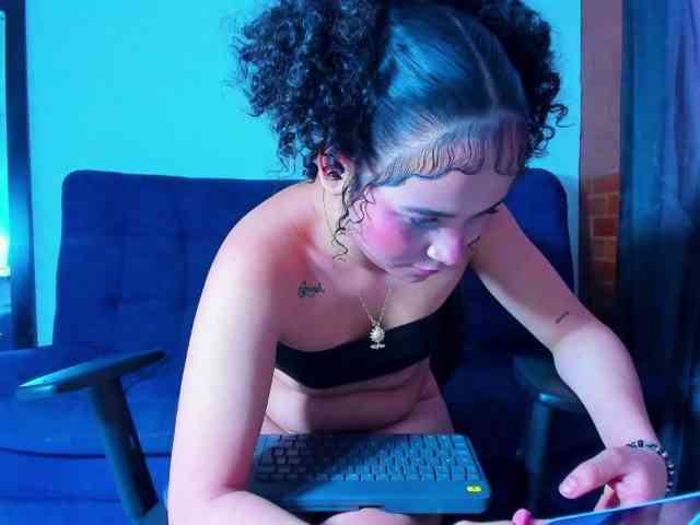 zara-rosse webcam