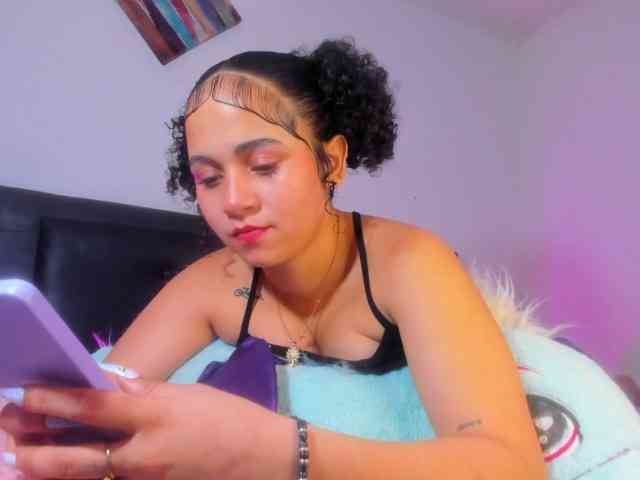 zara-rosse webcam