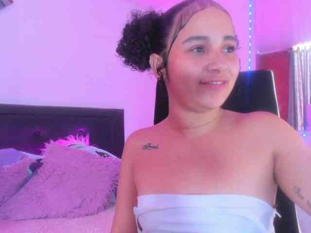 zara-rosse webcam