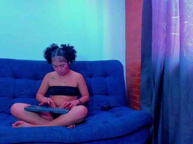 zara-rosse webcam