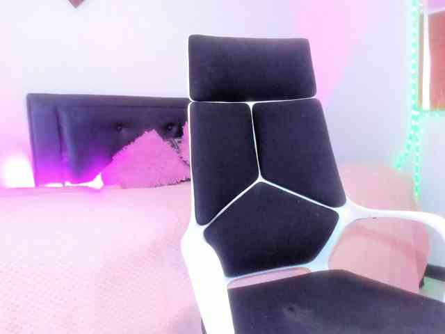 zara-rosse webcam