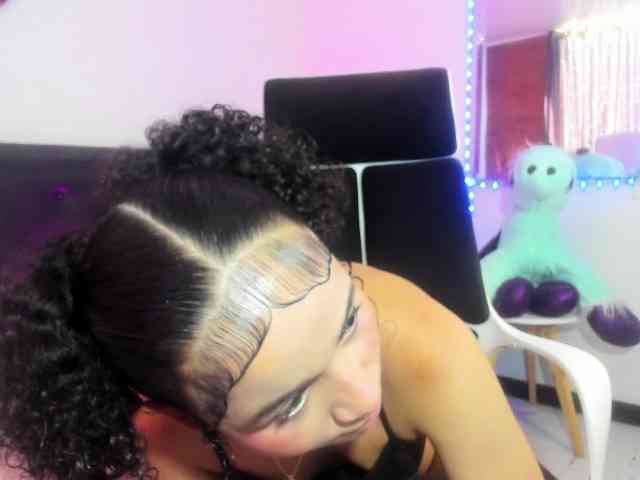 zara-rosse webcam