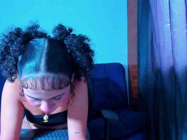 zara-rosse webcam