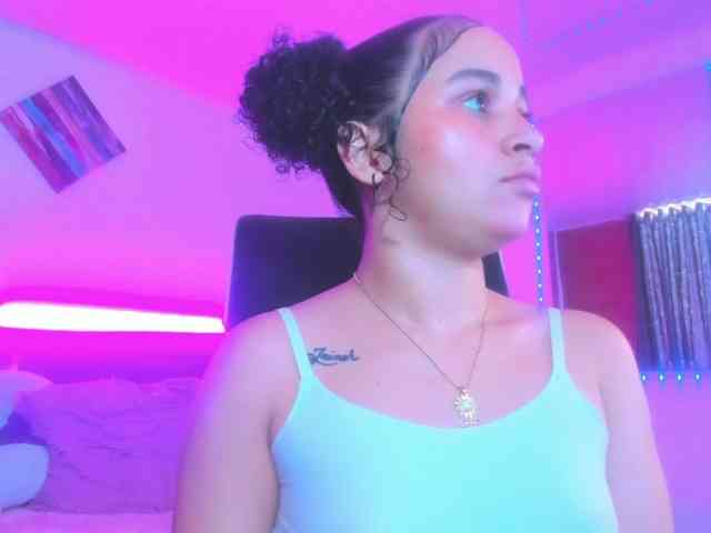 zara-rosse webcam