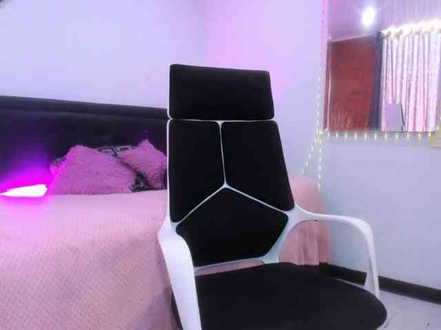 zara-rosse webcam