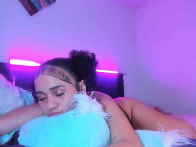 zara-rosse webcam
