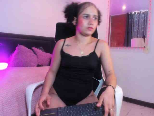 zara-rosse webcam