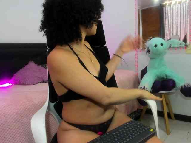 zara-rosse webcam
