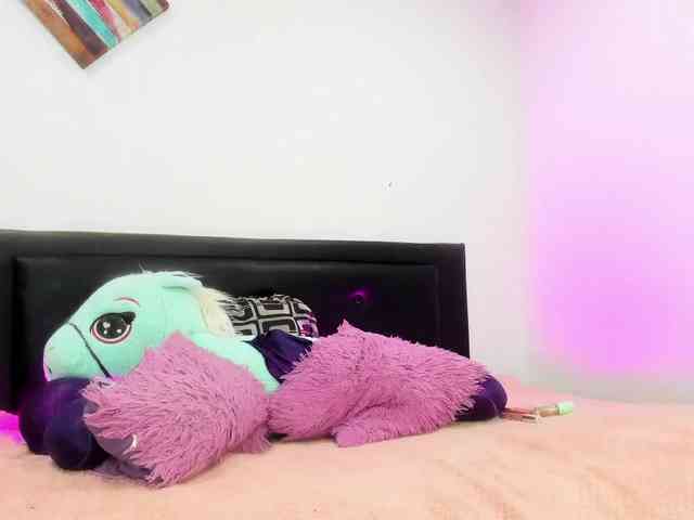 zara-rosse webcam
