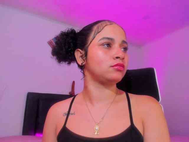 zara-rosse webcam