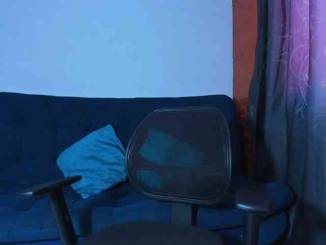 zara-rosse webcam