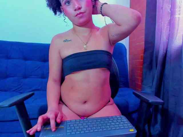 zara-rosse webcam