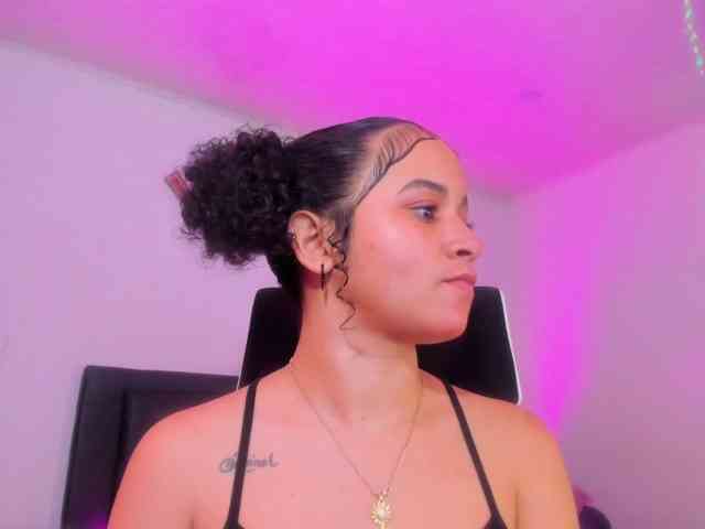 zara-rosse webcam