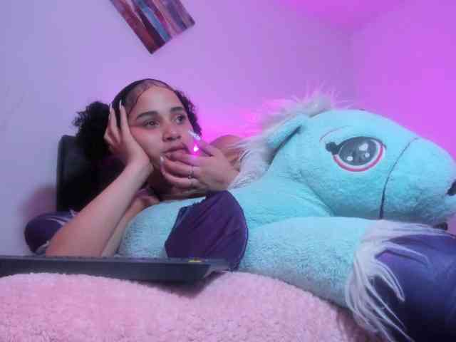 zara-rosse webcam