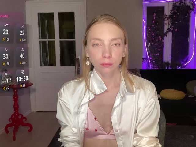 AnnaDarko live cam on BongaCams