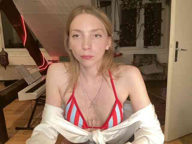 AnnaDarko webcam