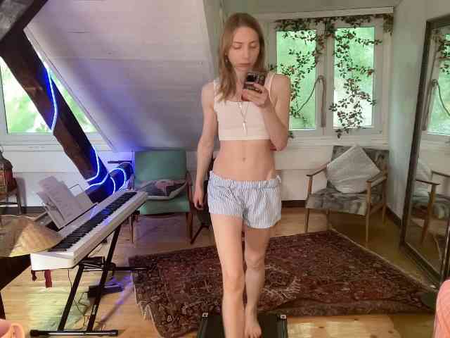 AnnaDarko webcam